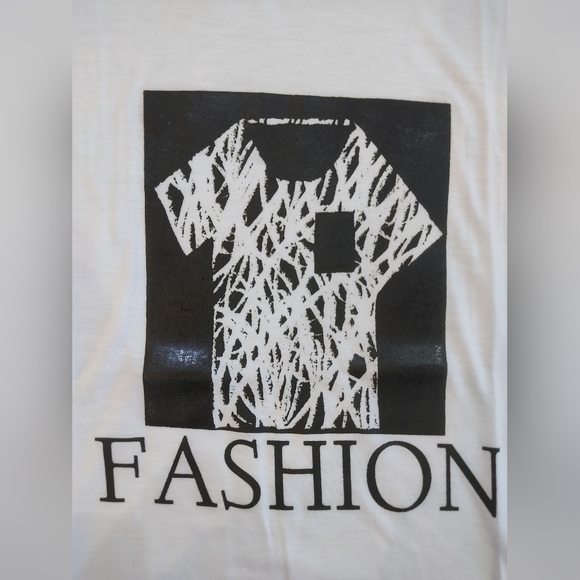 UNISEX T-SHIRT - Picture 3 of 5